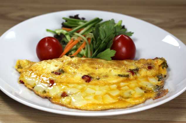 Omlet Kaşarlı-Sucuklu